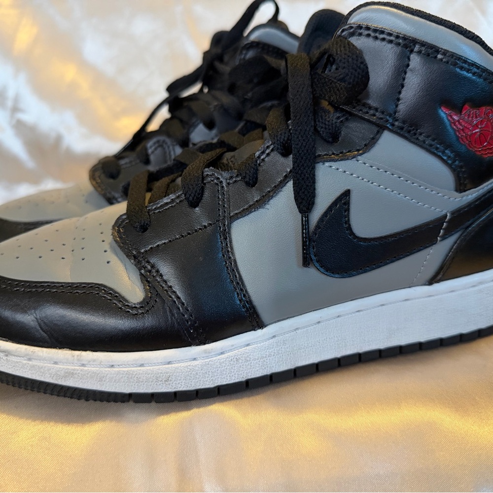 Nike Air Jordan 1 Mid GS Shadow Grey Red Size 7Y